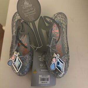 Toddler 7/8 Disney Cinderella dress up shoes - never worn